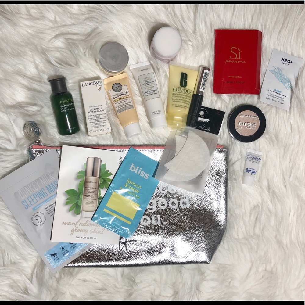 17 piece Deluxe Makeup & Skincare Sample Box